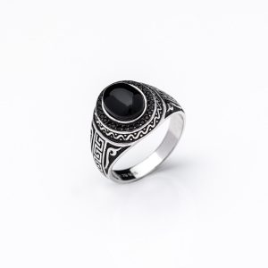 Aσημένιο οβάλ ανδρικό δαχτυλίδι με πέτρα μαύρου όνυχα και μαύρα ζιργκόν